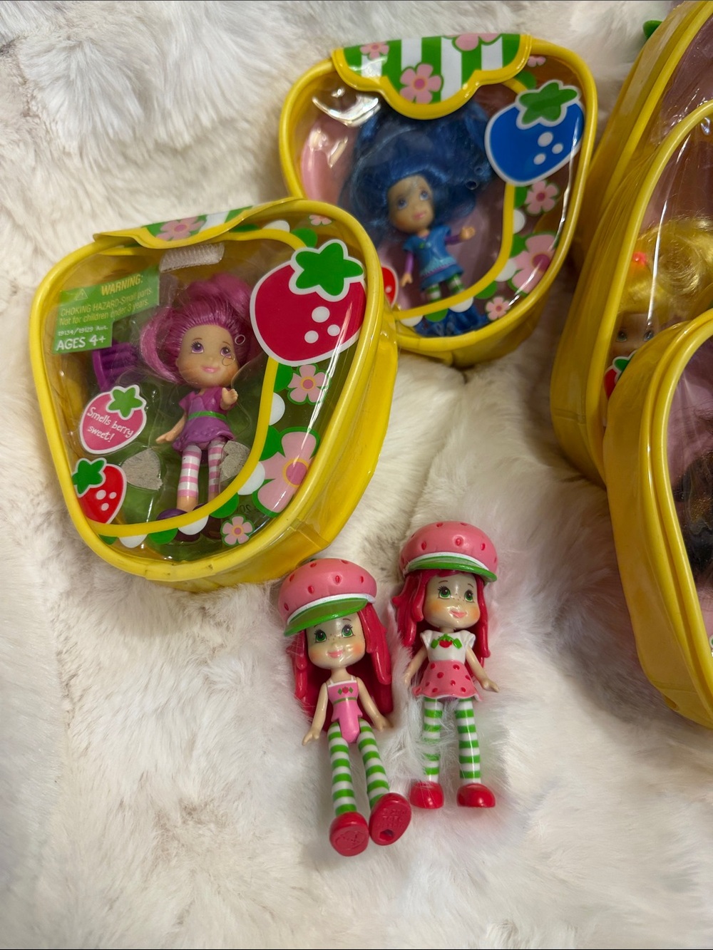 2009 Huge lot of Strawberry Shortcake dolls/accessories - Picture 4 of 12